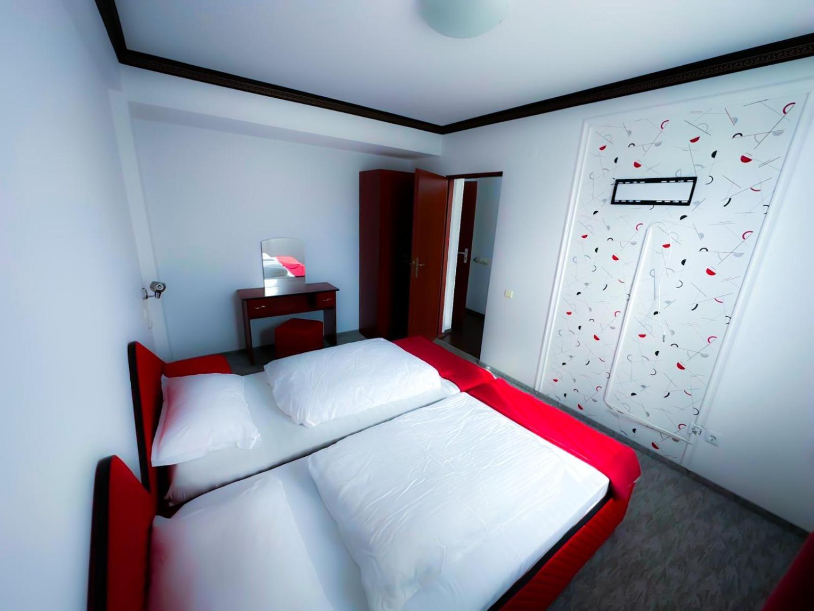 Shamrock Inn Iasi Bagian luar foto