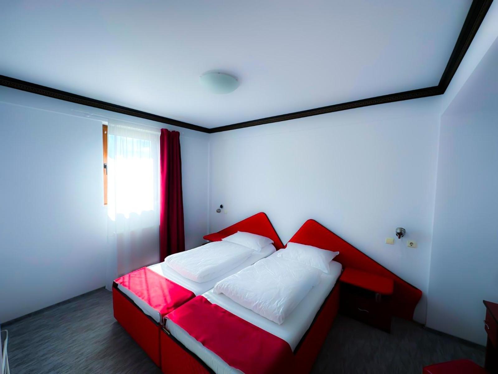 Shamrock Inn Iasi Bagian luar foto