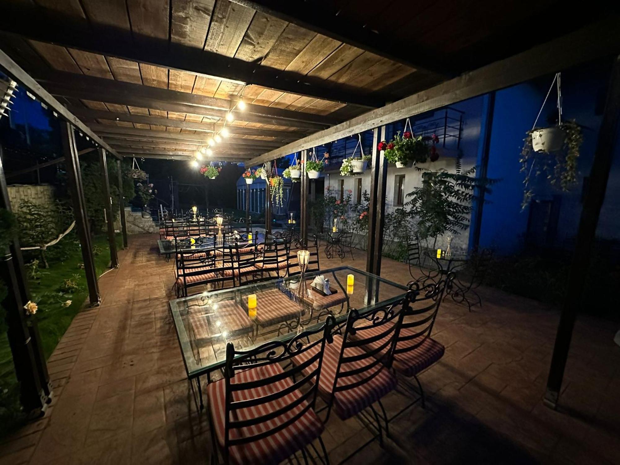 Shamrock Inn Iasi Bagian luar foto