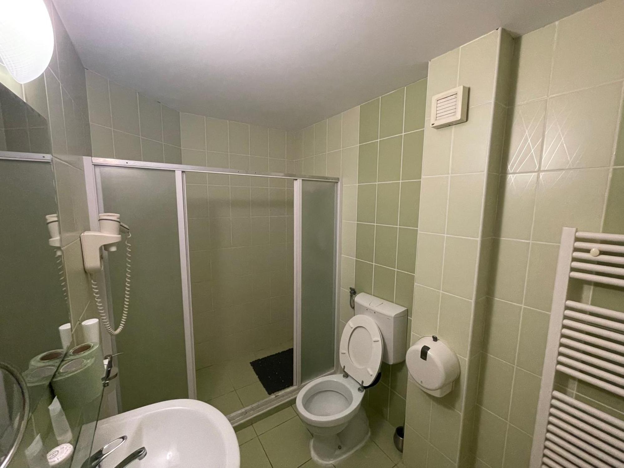 Shamrock Inn Iasi Bagian luar foto